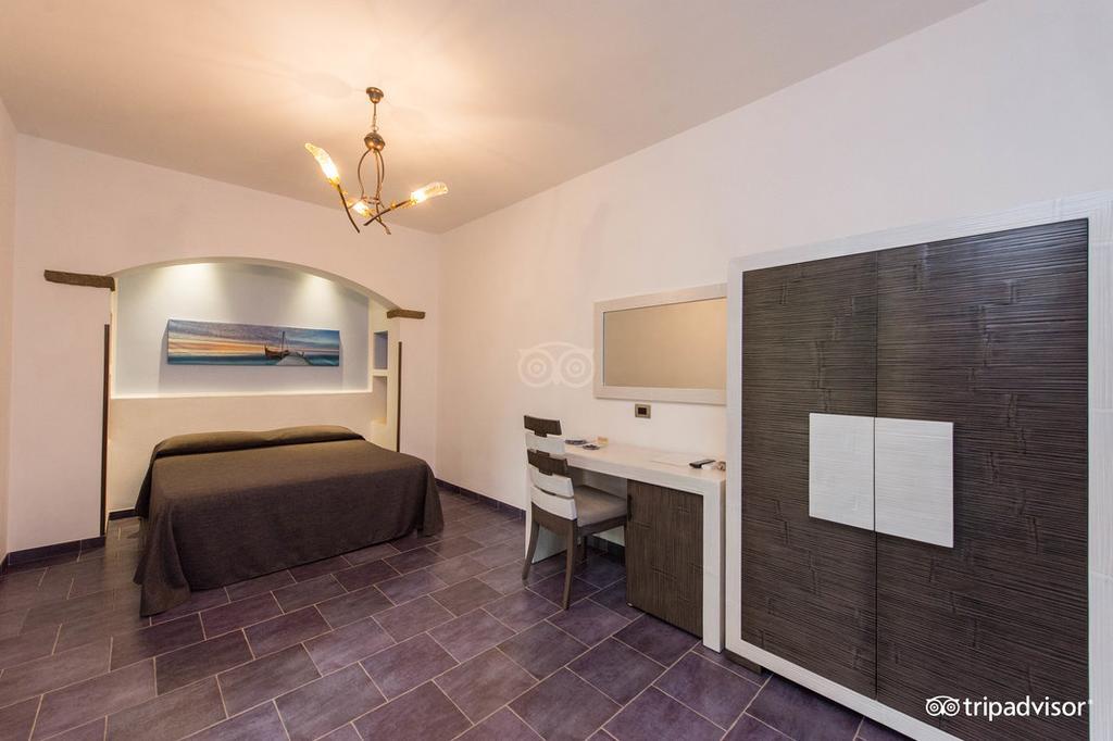 B&B L'Angolino Della Nonna Castelluzzo Buitenkant foto