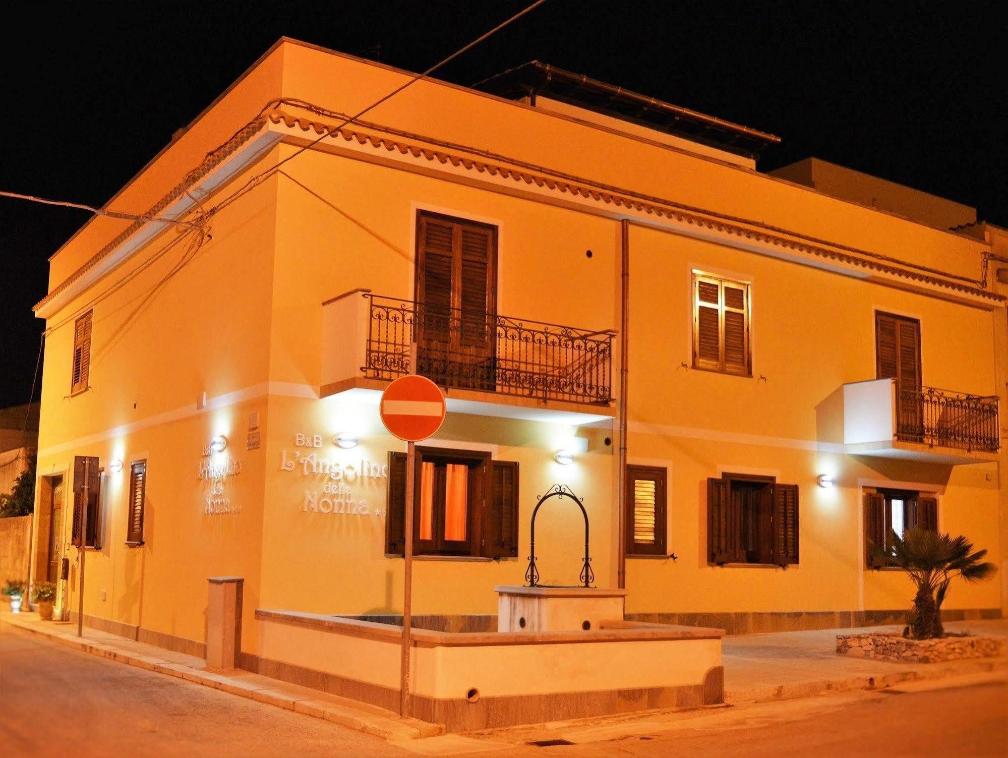 B&B L'Angolino Della Nonna Castelluzzo Buitenkant foto